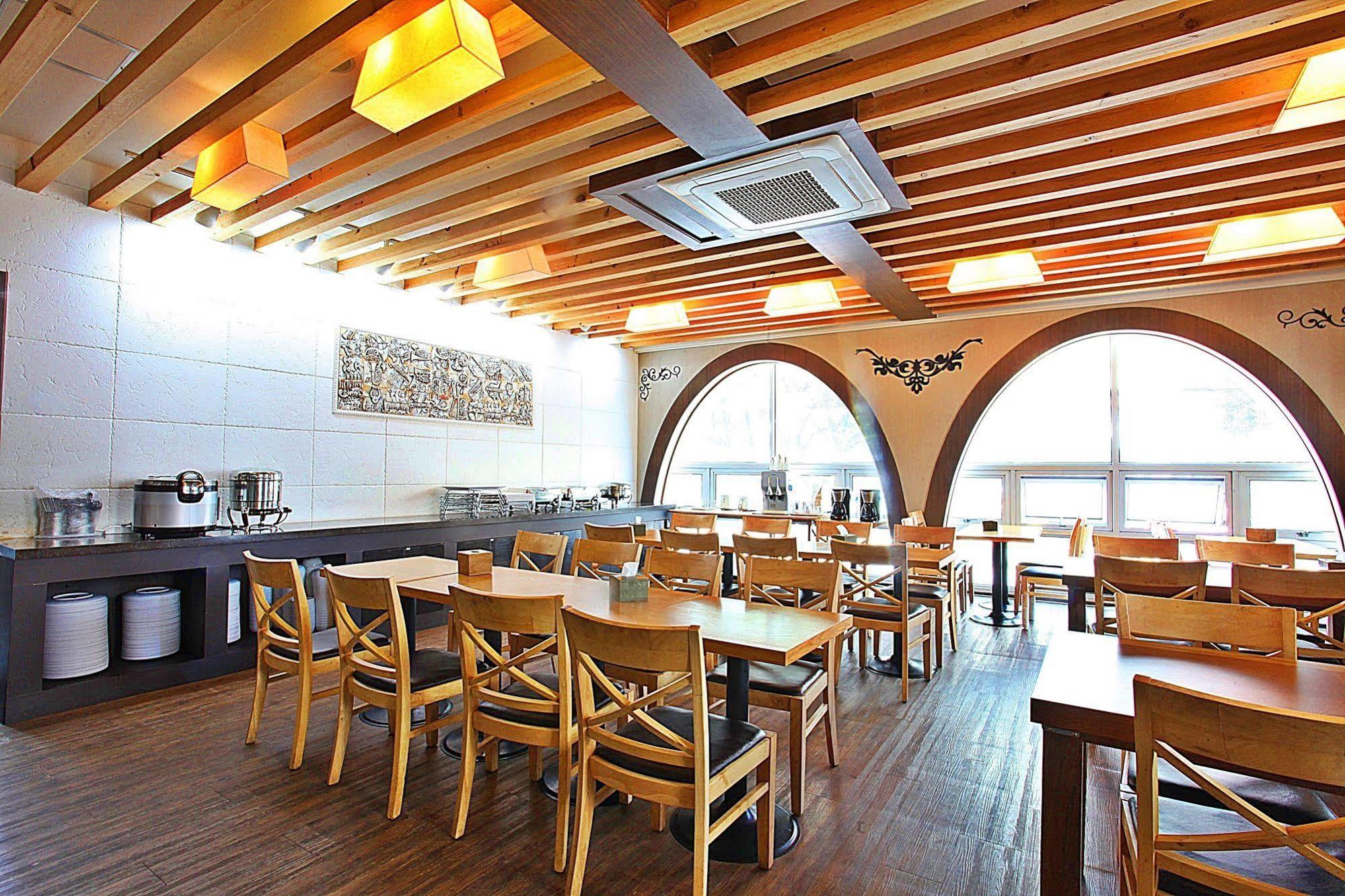 Jeju Airport Hotel Exterior foto