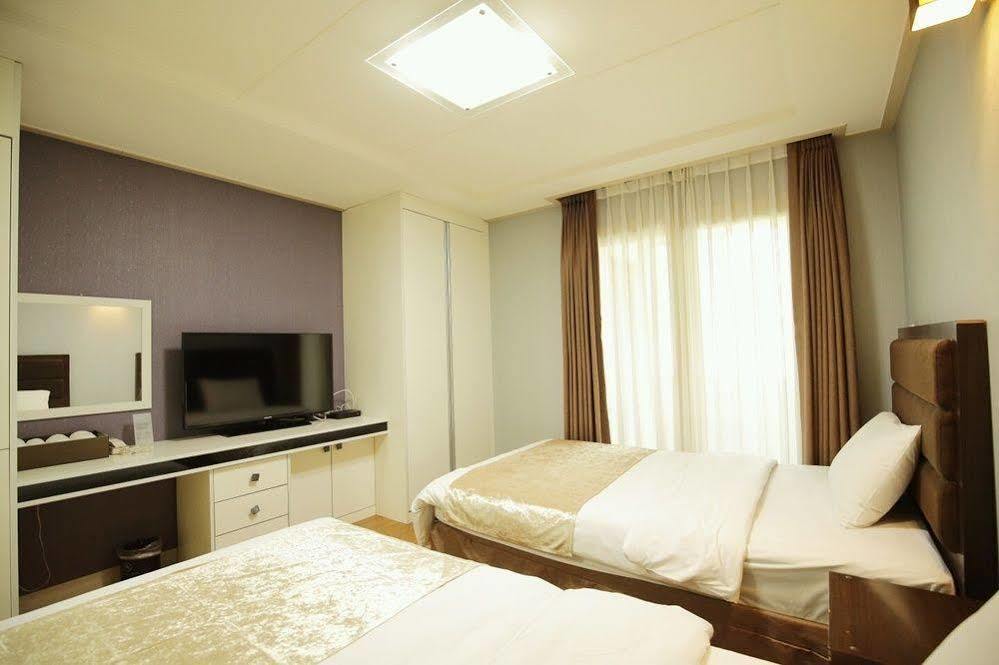 Jeju Airport Hotel Exterior foto