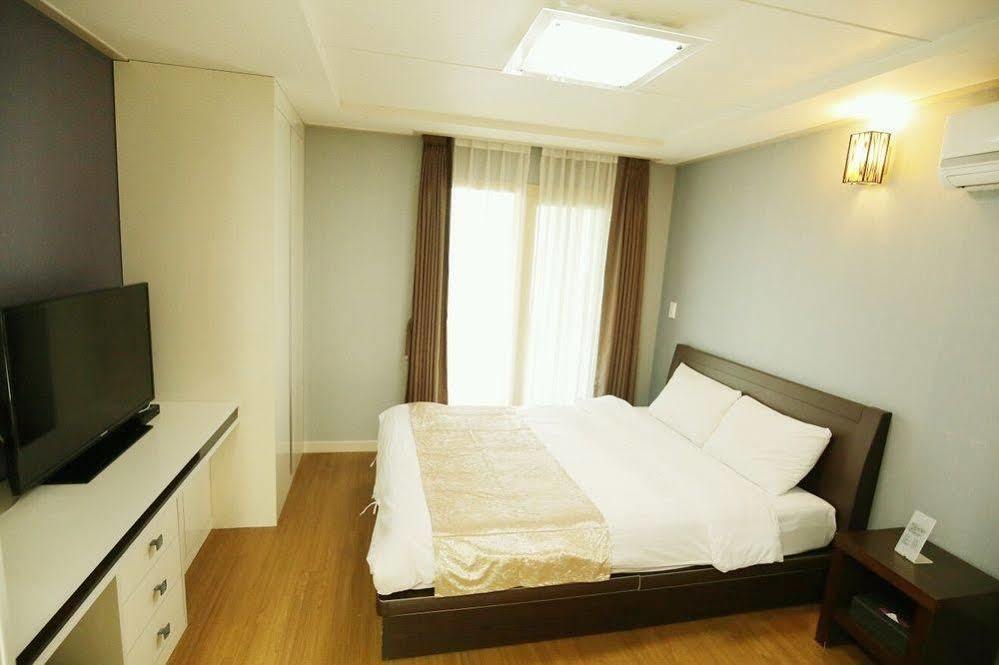 Jeju Airport Hotel Exterior foto